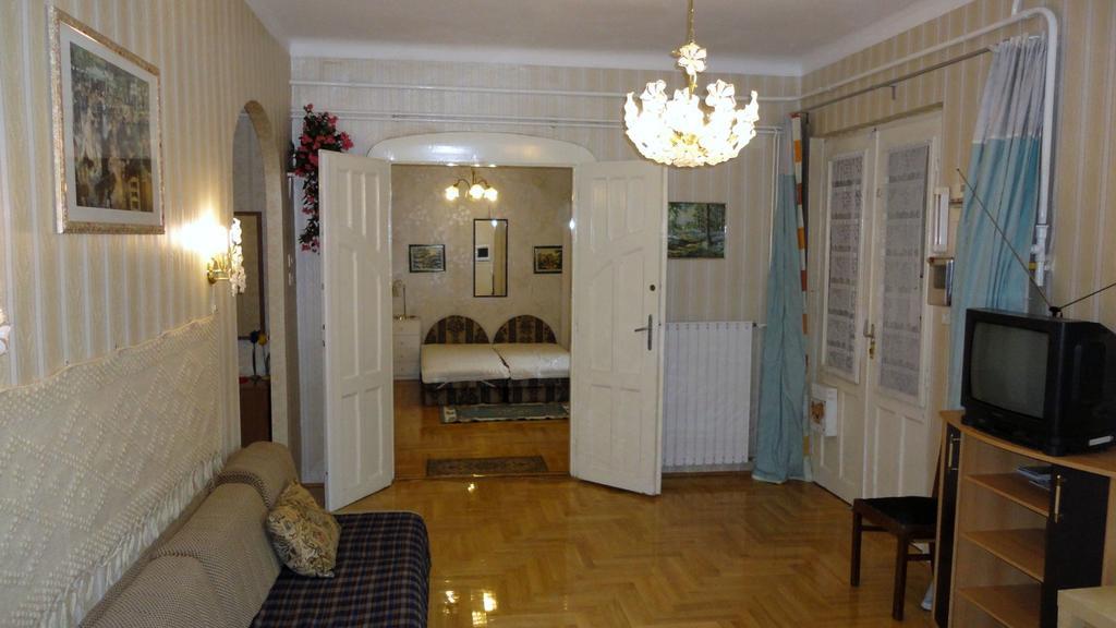 Garibaldi 5 Apartments & Rooms Budapest Room photo