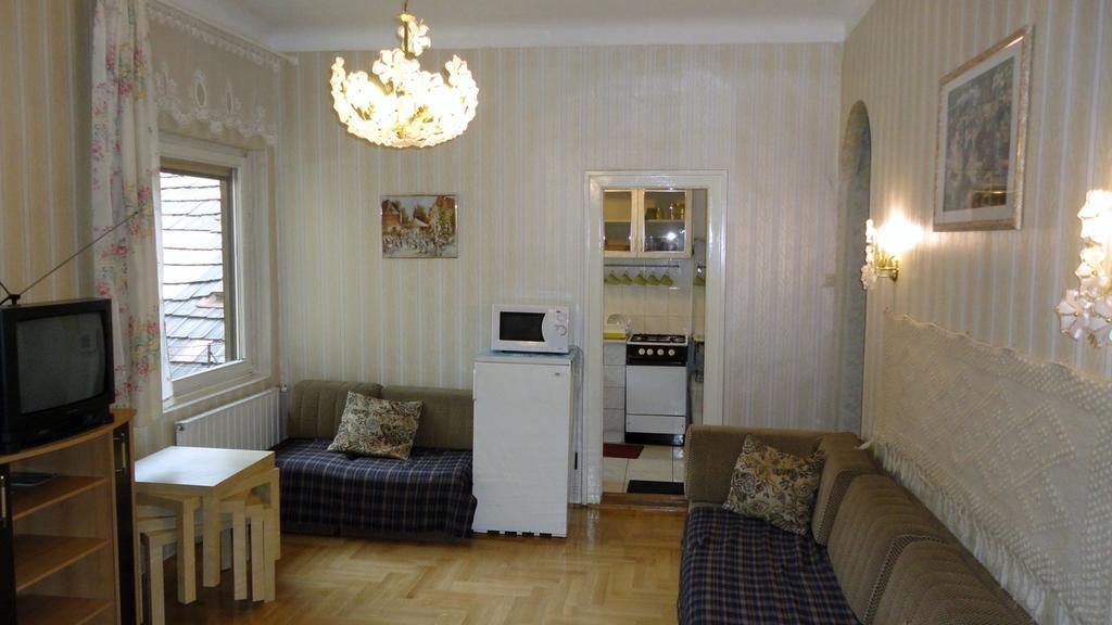 Garibaldi 5 Apartments & Rooms Budapest Room photo